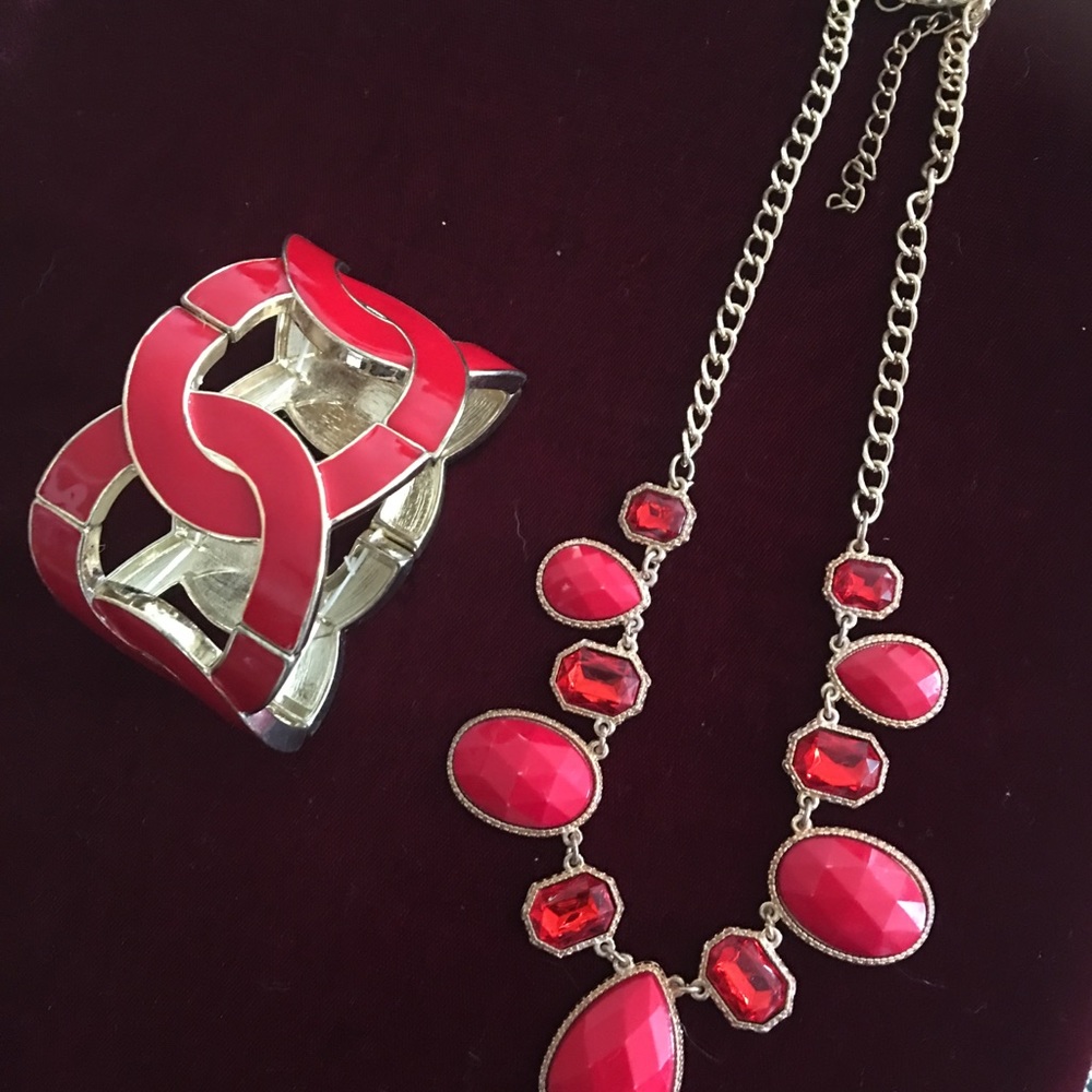 ALL IN REDS - Picture 1 of 8